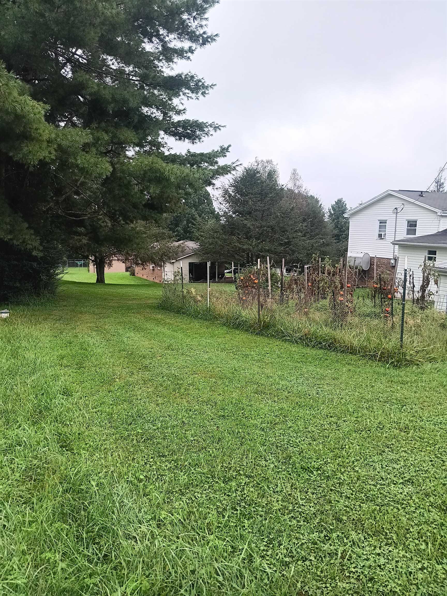 127 Greenview Ln Lane Hillsville VA 24343