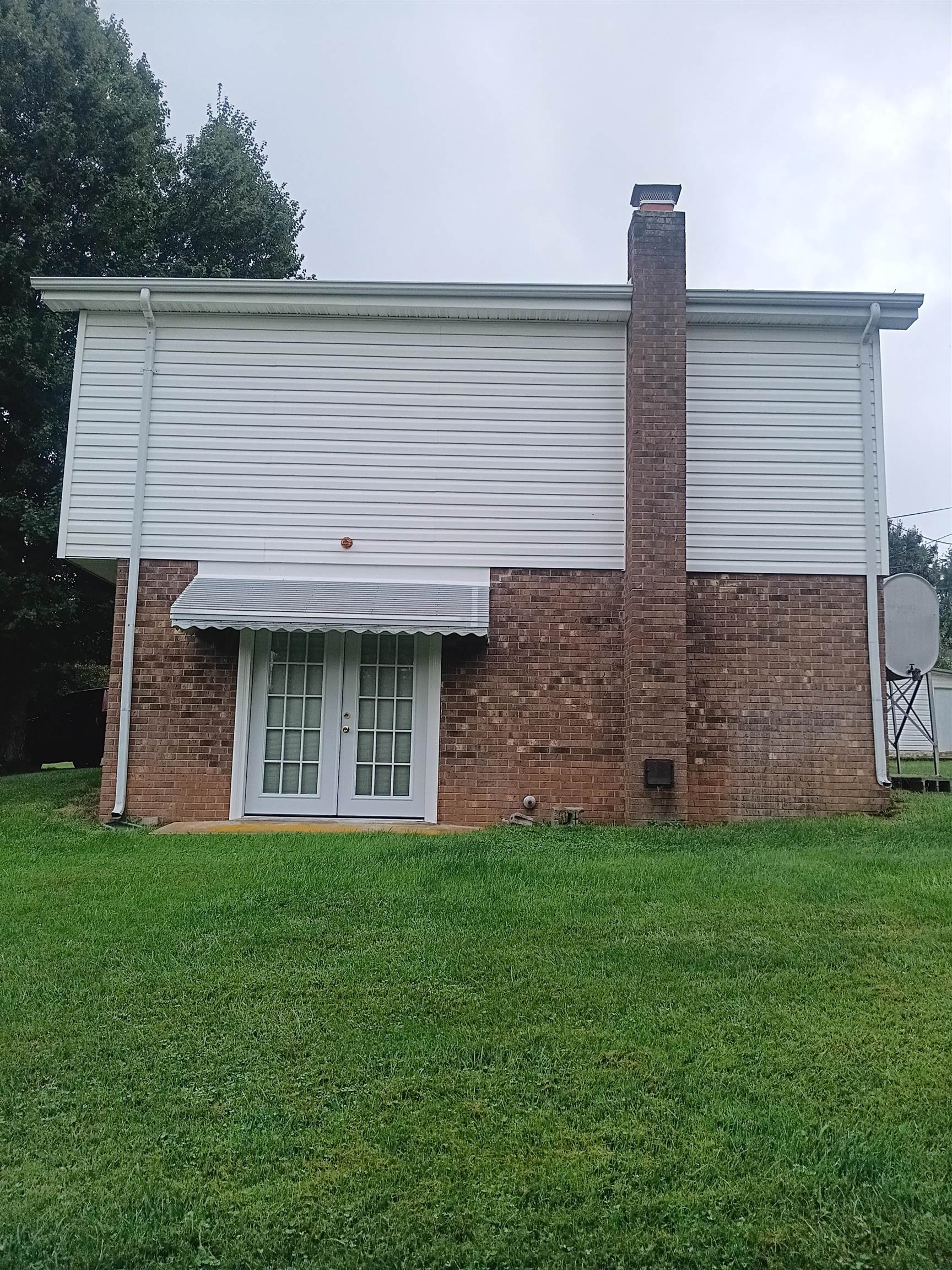 127 Greenview Ln Lane Hillsville VA 24343
