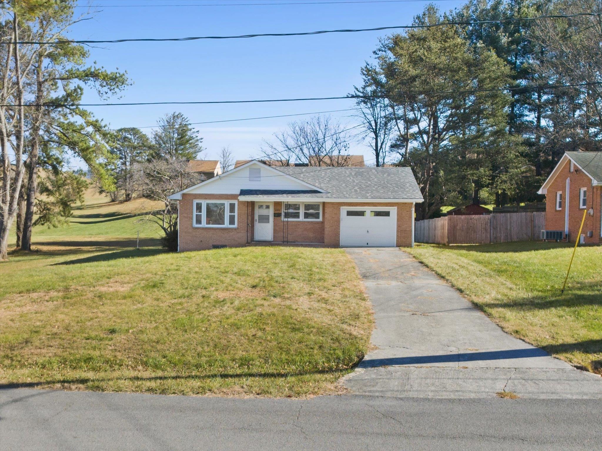 408 Hale Street Pearisburg VA 24134