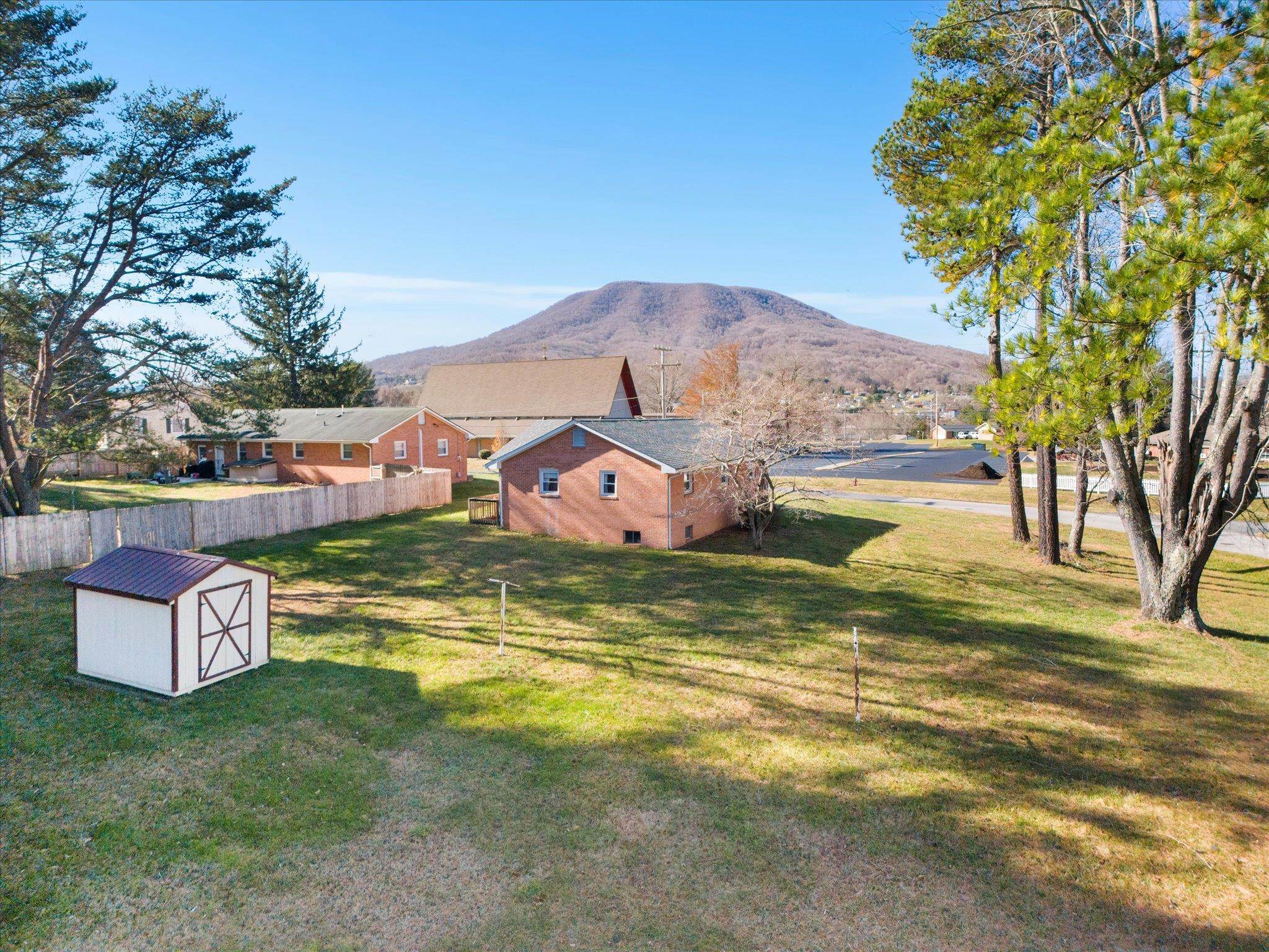 408 Hale Street Pearisburg VA 24134