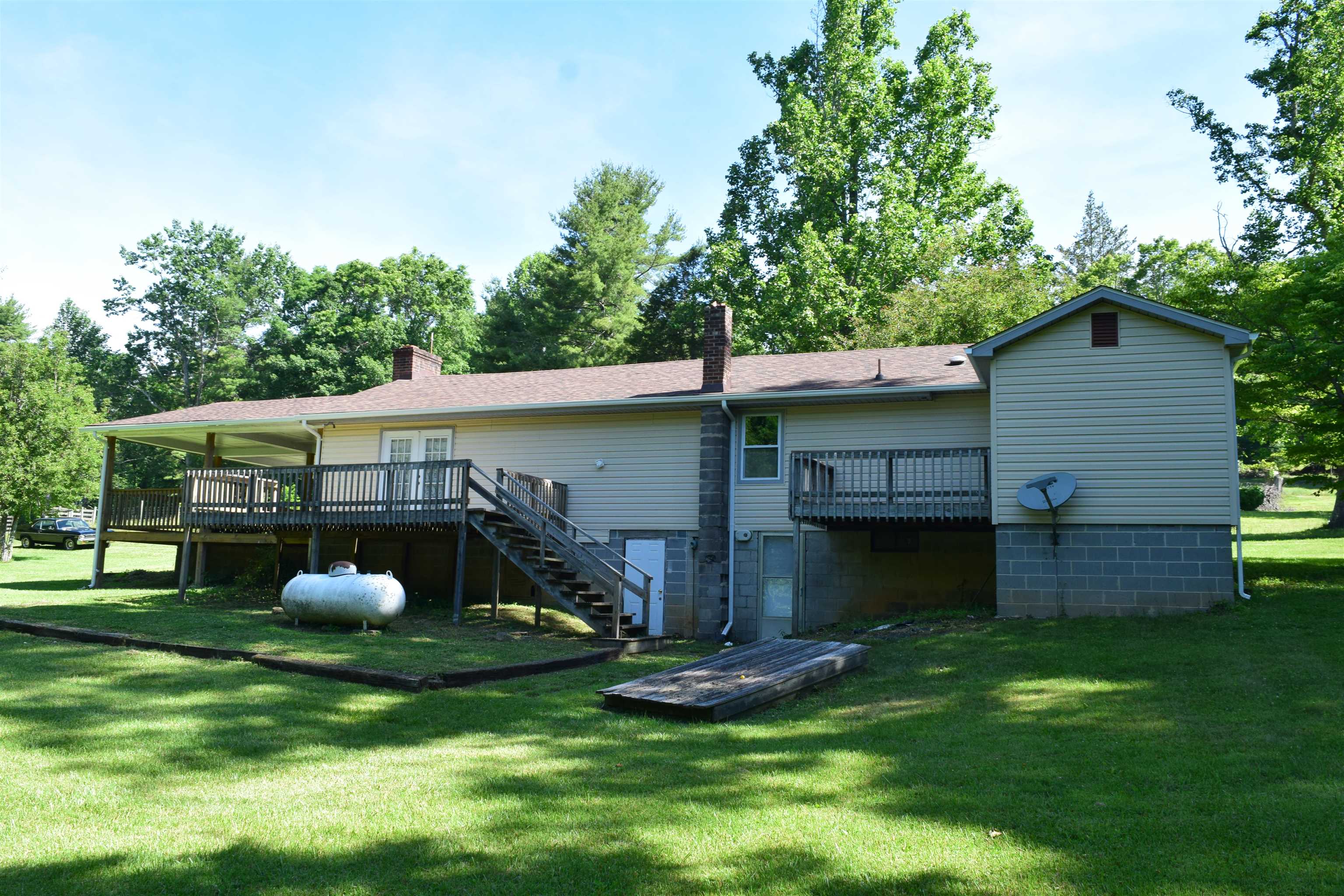 812 Conner Grove Road Willis VA 24380