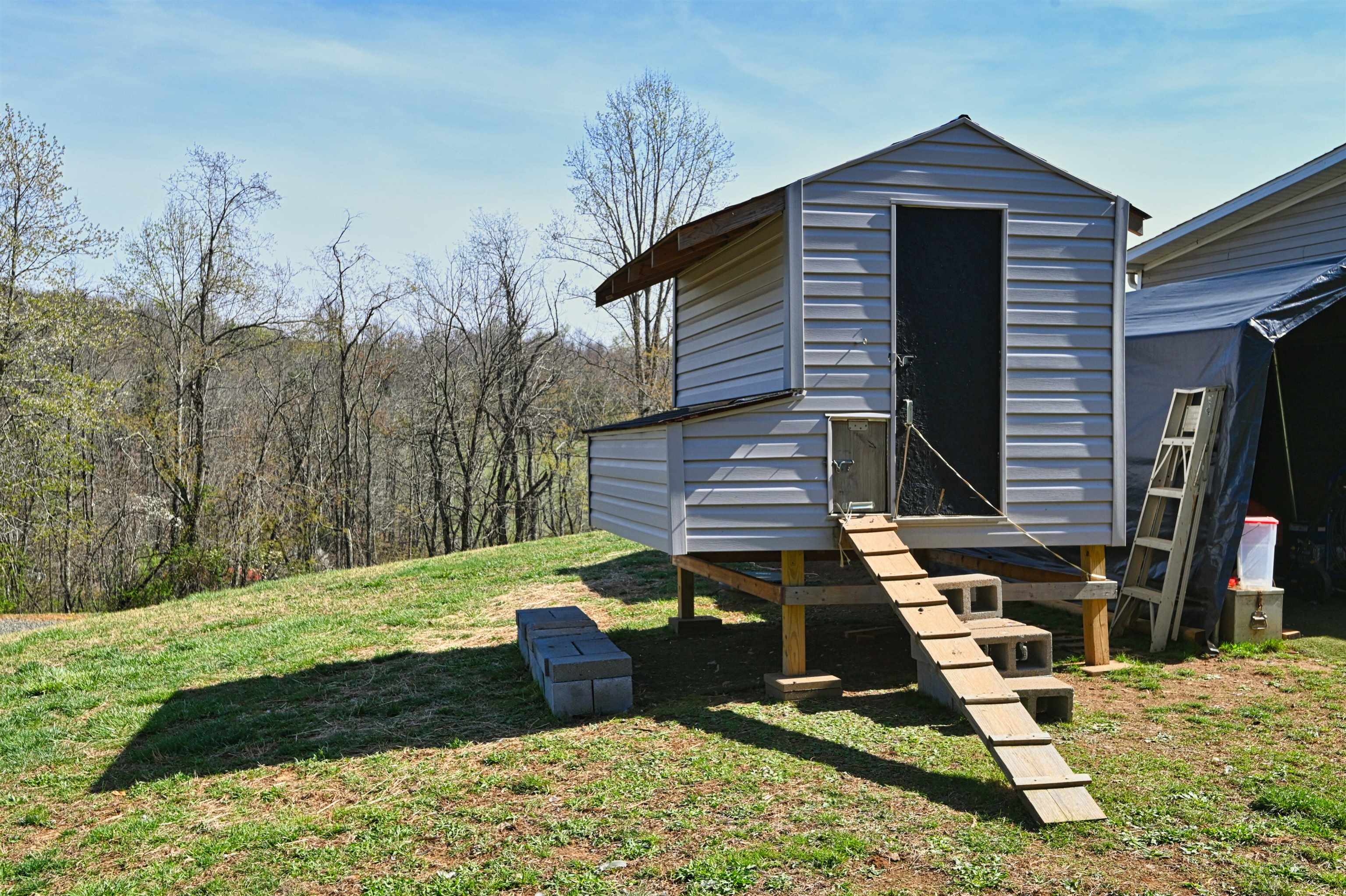 3767 Franklin Pike SE Floyd VA 24091