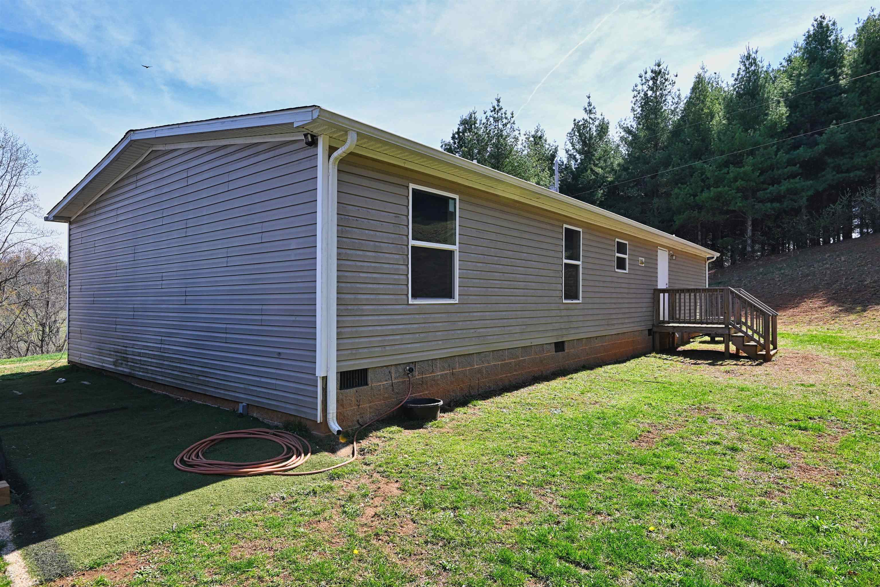 3767 Franklin Pike SE Floyd VA 24091