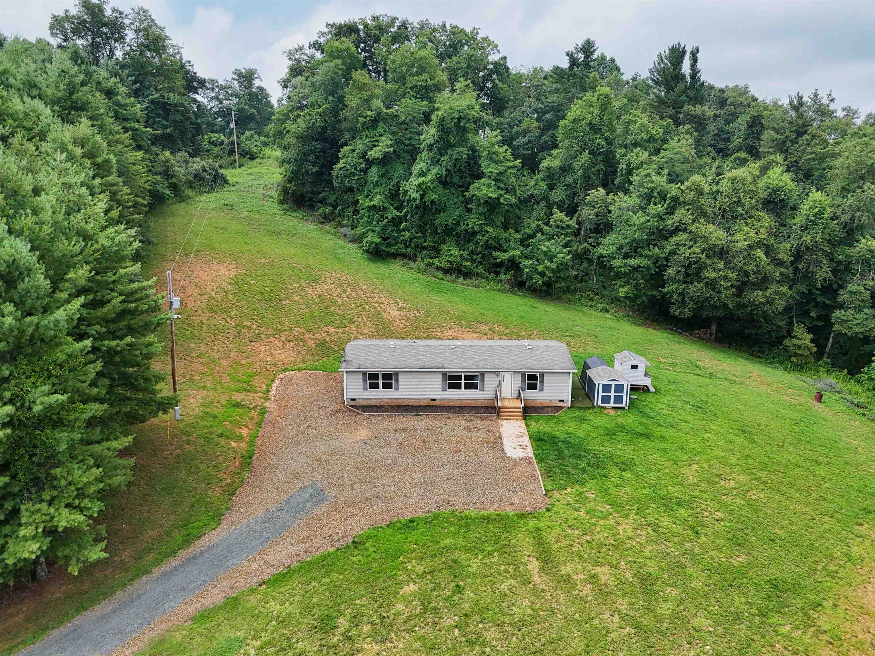 3767 Franklin Pike SE Floyd VA 24091