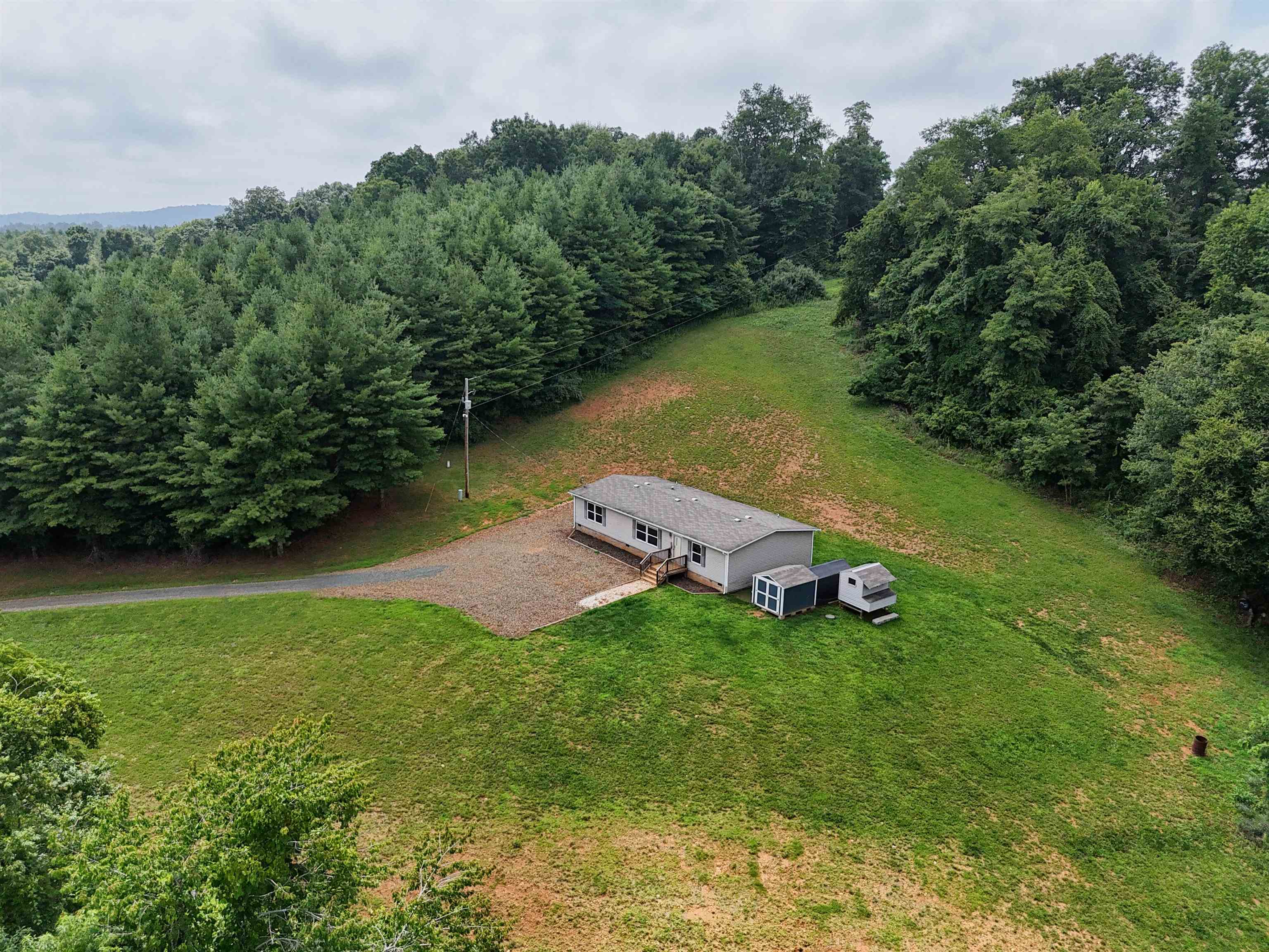 3767 Franklin Pike SE Floyd VA 24091