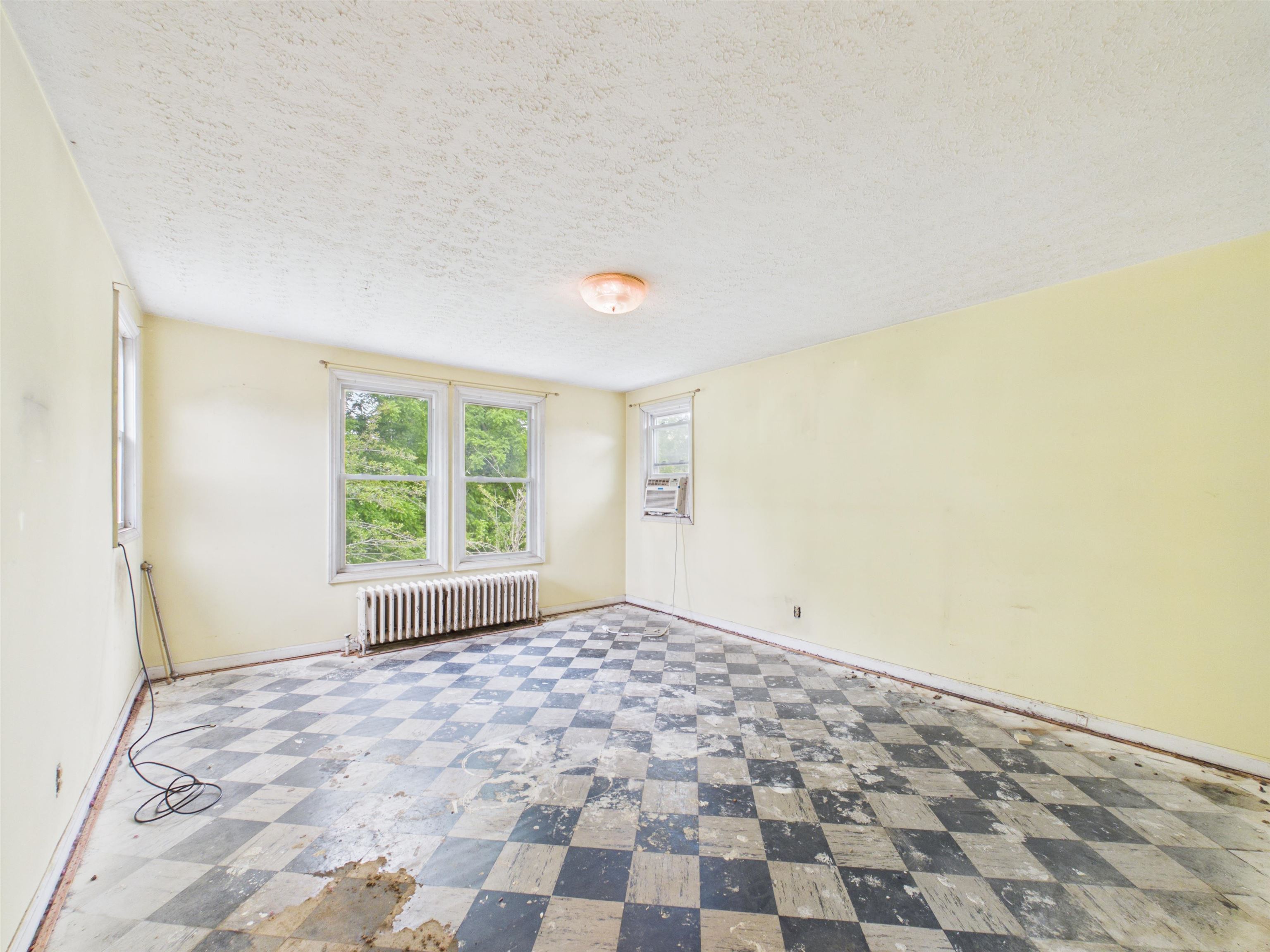 114 12th Street NW Pulaski VA 24301