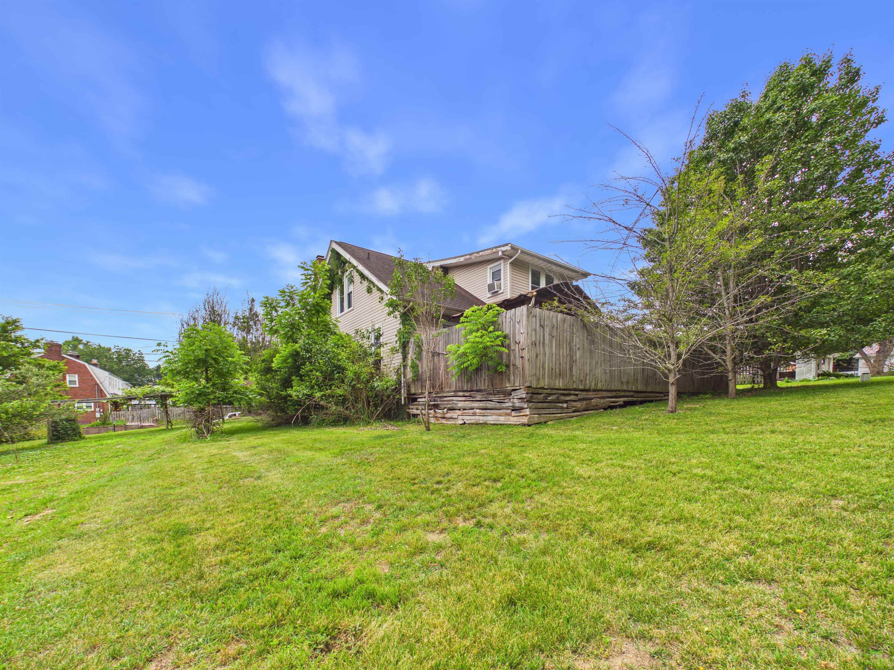 114 12th Street NW Pulaski VA 24301