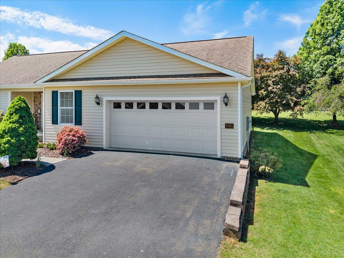 1904 Wilshire Lane Pulaski VA 24301