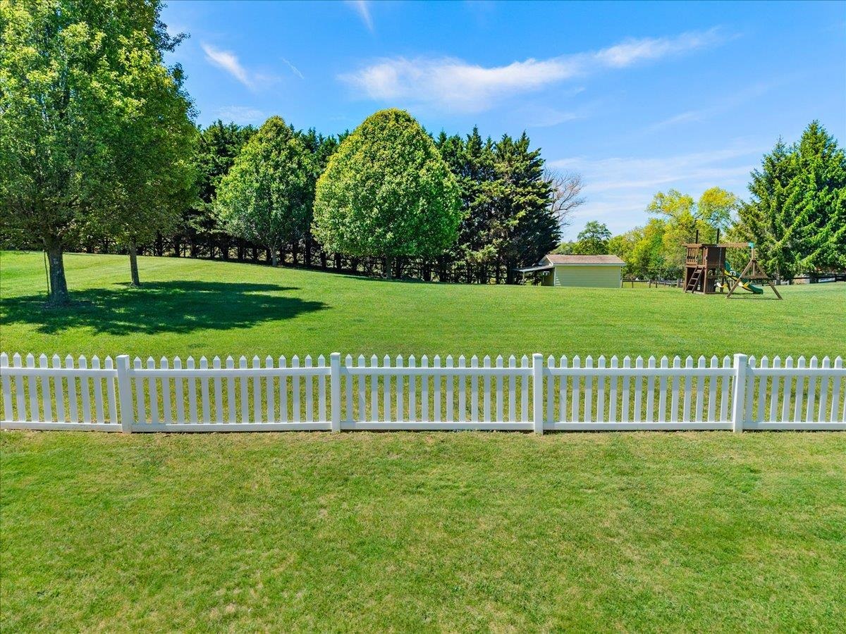 1904 Wilshire Lane Pulaski VA 24301