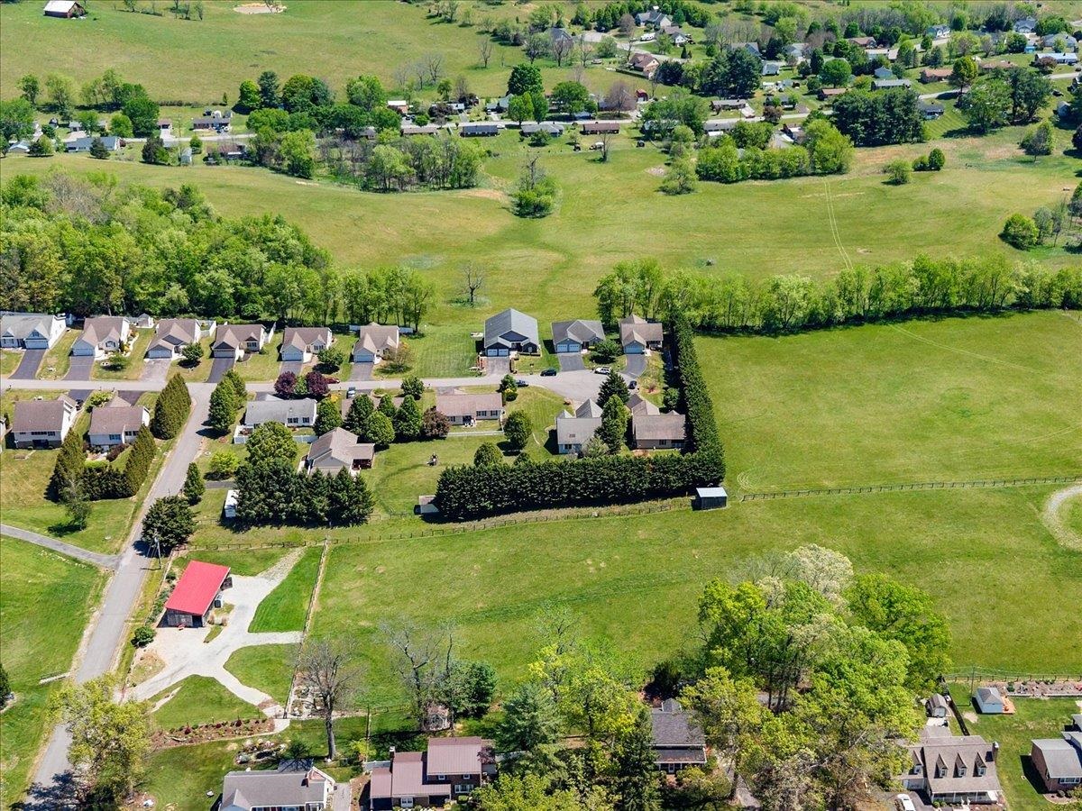 1904 Wilshire Lane Pulaski VA 24301
