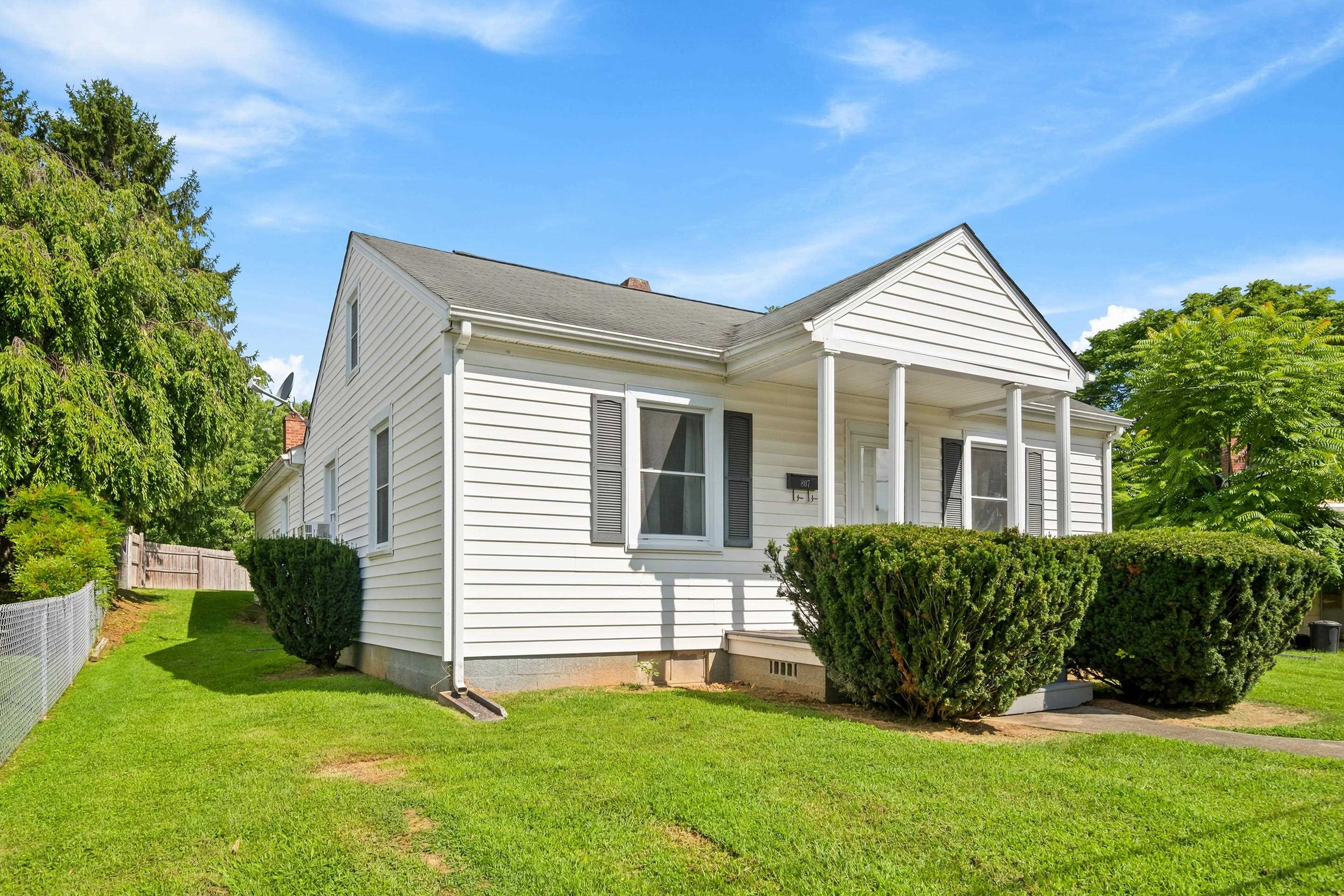 807 12th Street Radford VA 24141