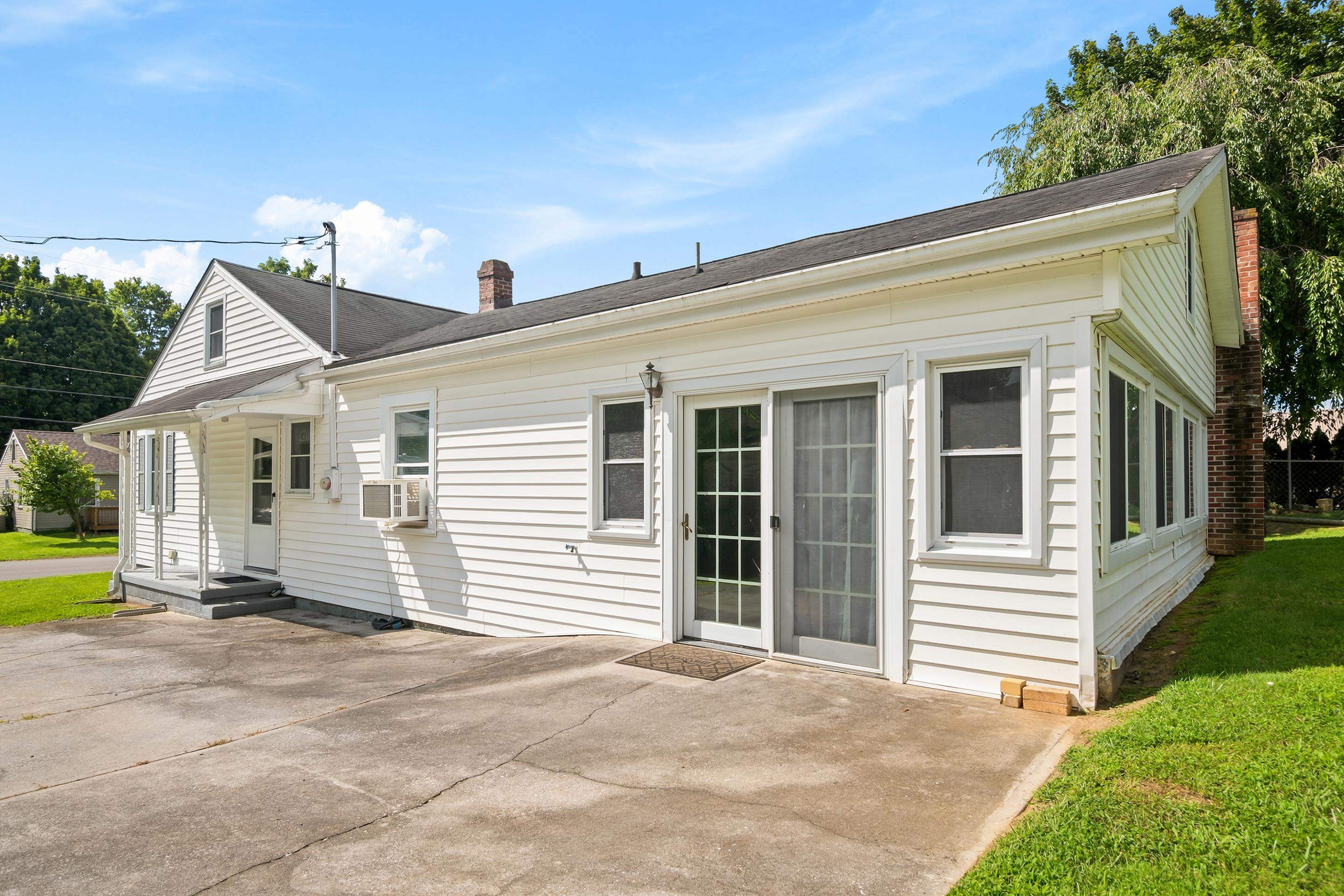 807 12th Street Radford VA 24141