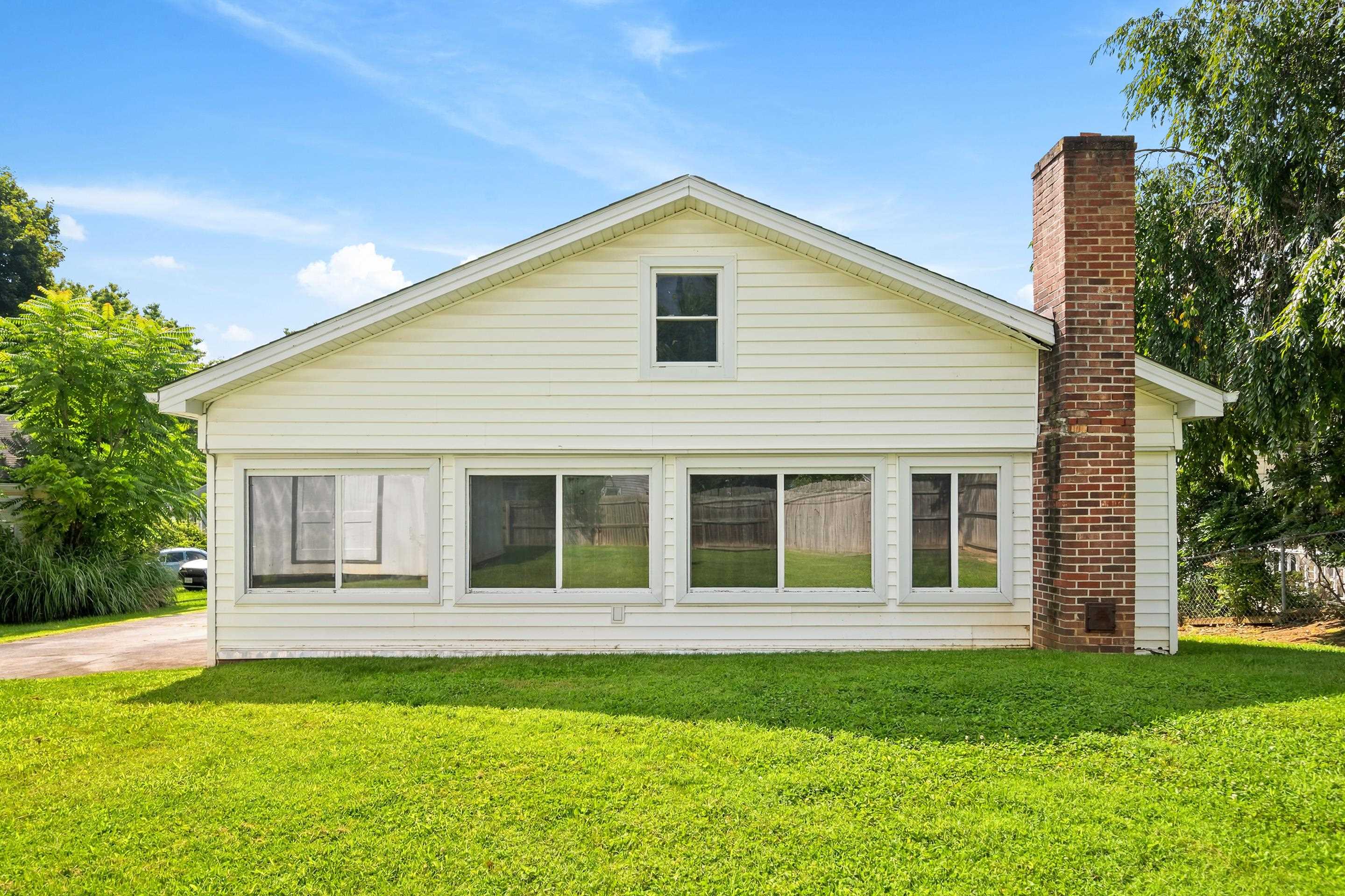 807 12th Street Radford VA 24141