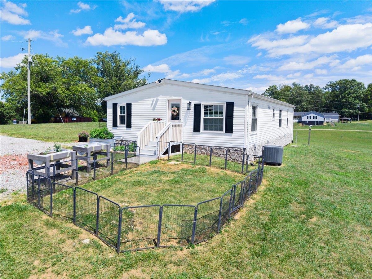 786 Huffville Road NE Pilot VA 24138