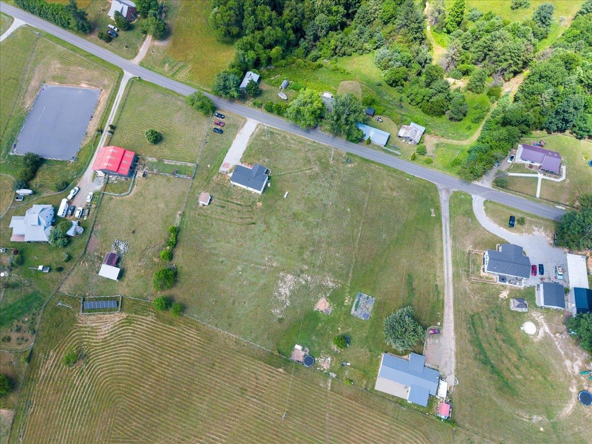 786 Huffville Road NE Pilot VA 24138