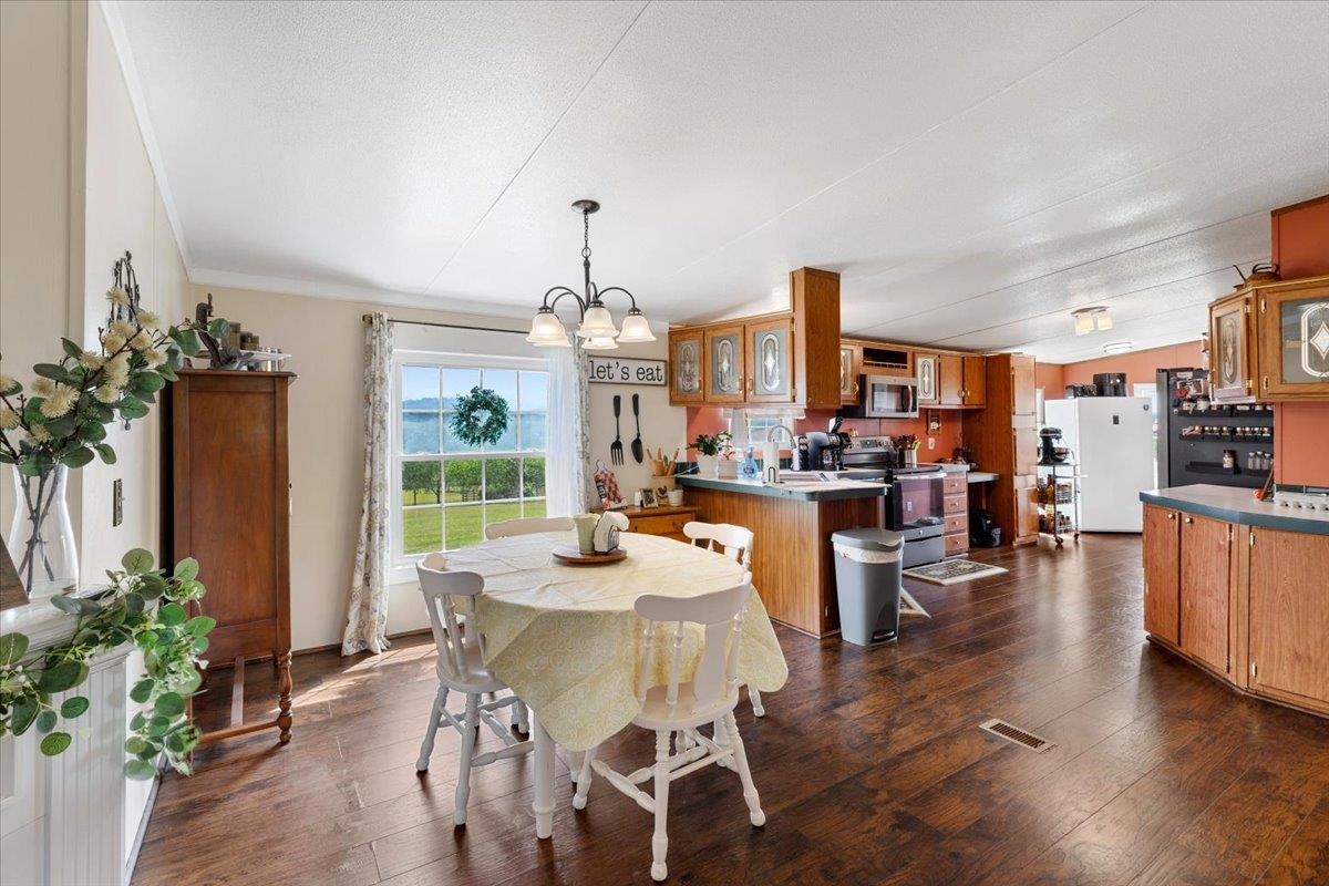 786 Huffville Road NE Pilot VA 24138