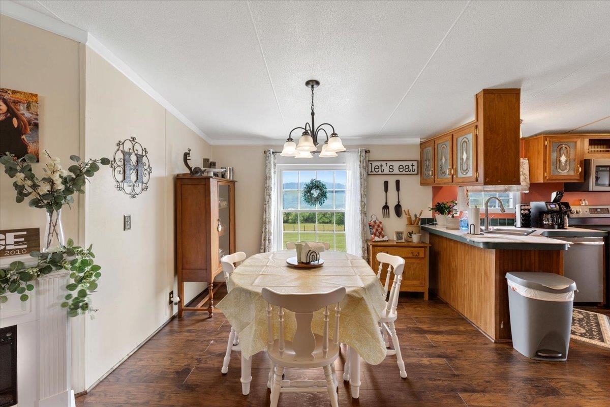 786 Huffville Road NE Pilot VA 24138