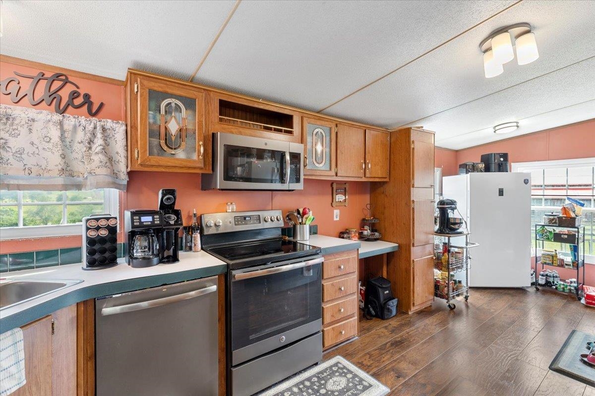 786 Huffville Road NE Pilot VA 24138