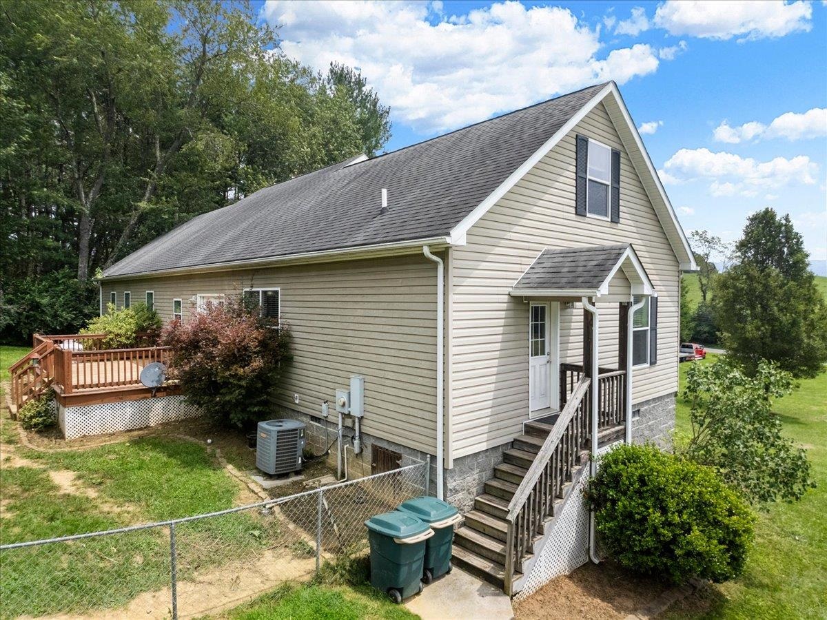 7825 Little River Dam Road Radford VA 24141