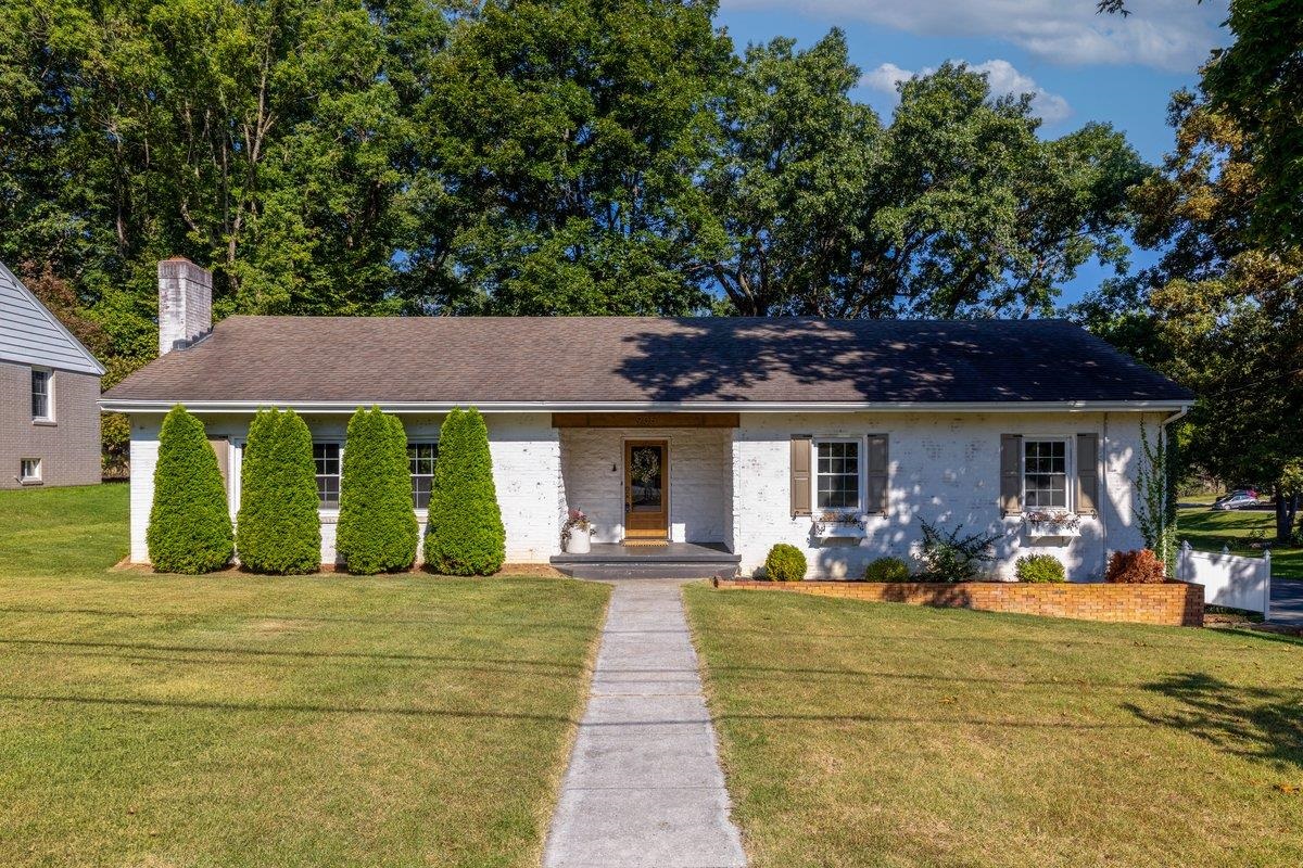 905 Oak Drive Christiansburg VA 24073