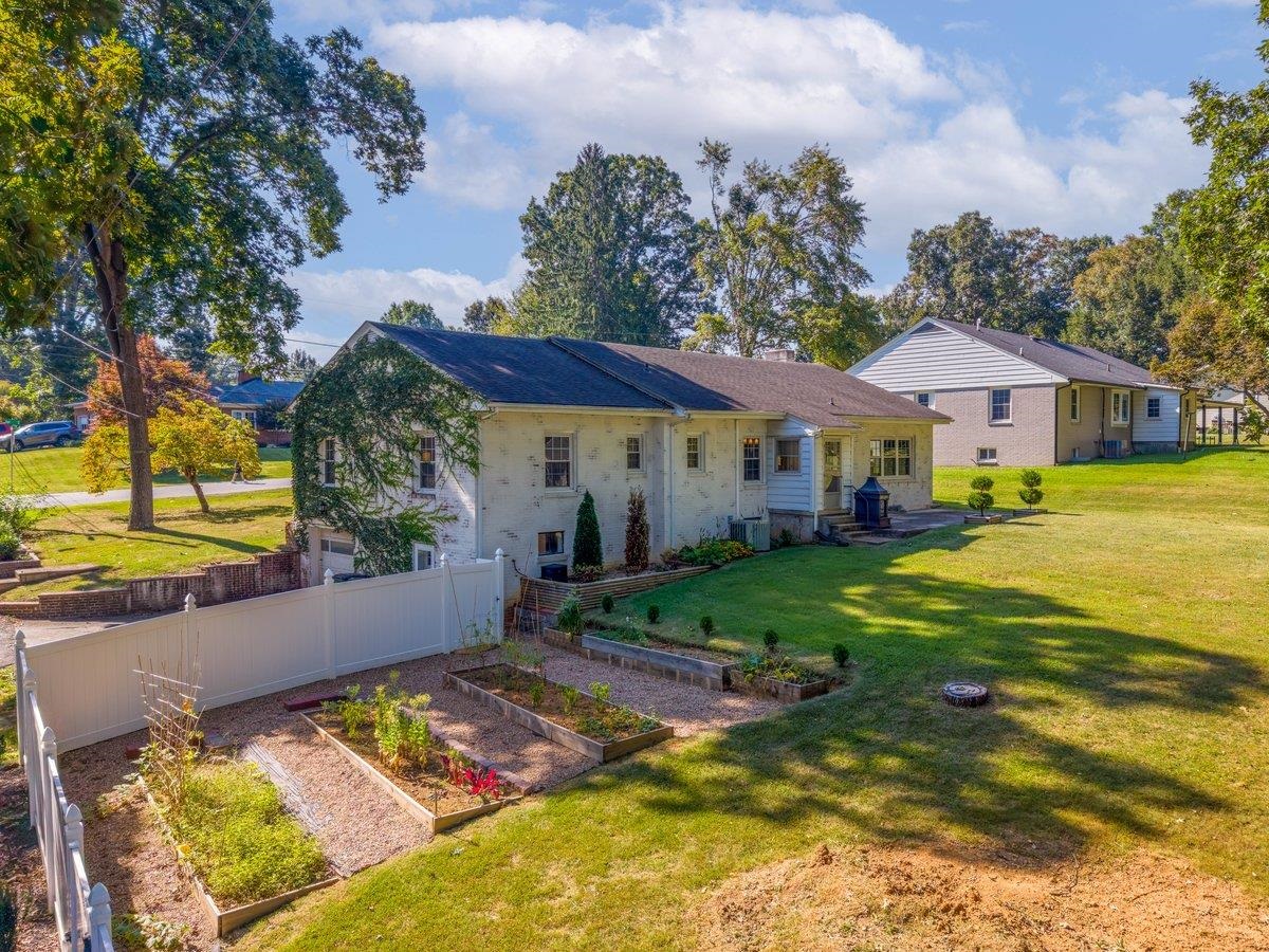 905 Oak Drive Christiansburg VA 24073