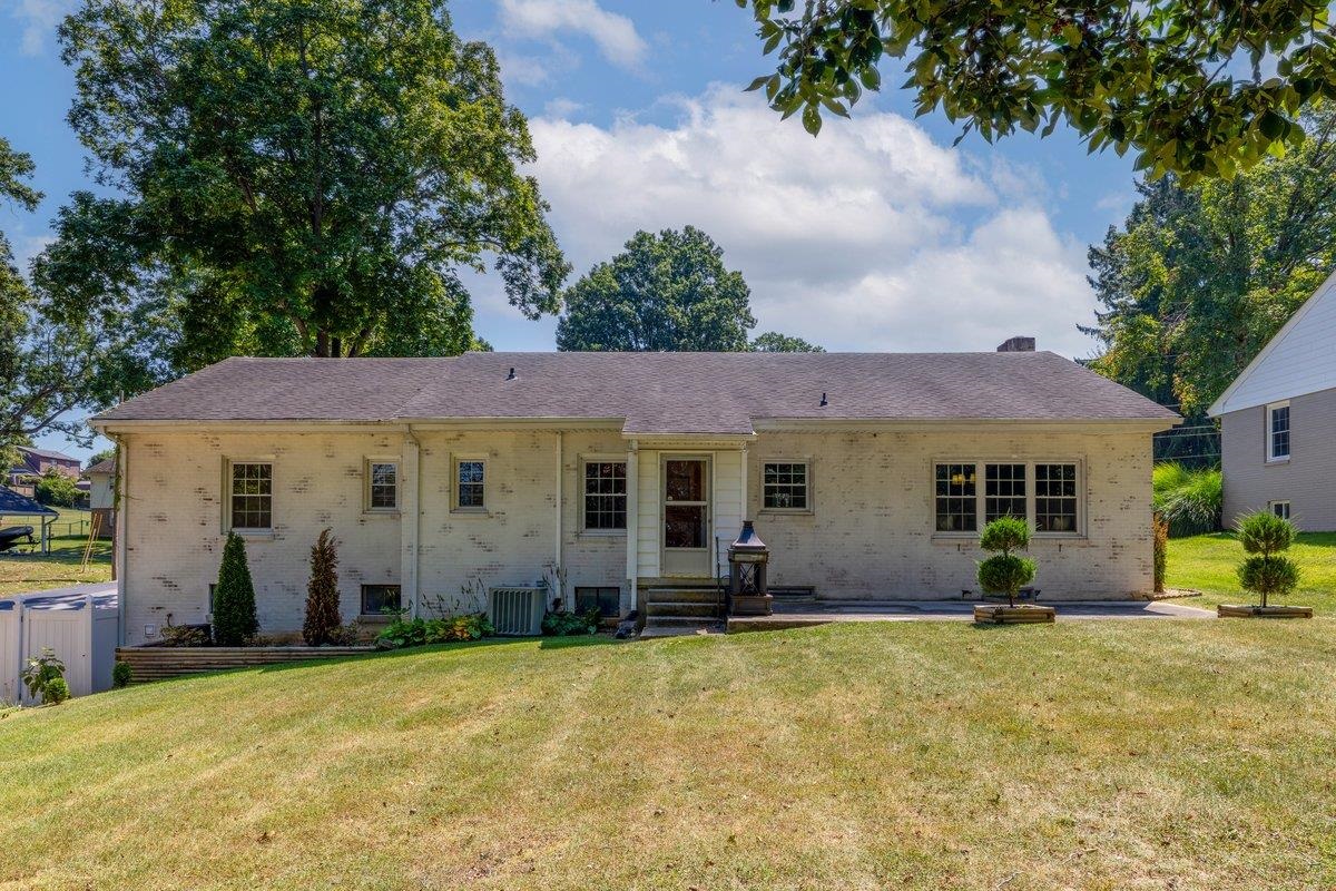 905 Oak Drive Christiansburg VA 24073