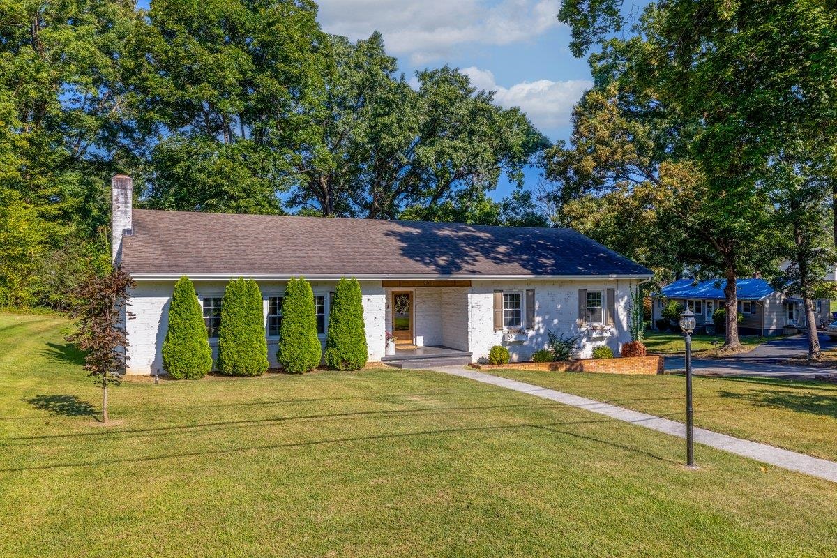 905 Oak Drive Christiansburg VA 24073