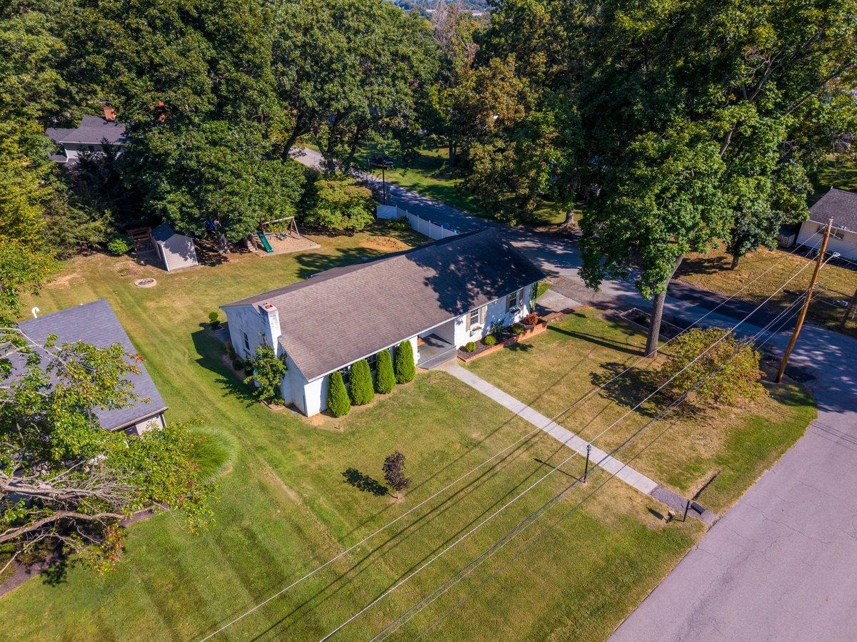 905 Oak Drive Christiansburg VA 24073