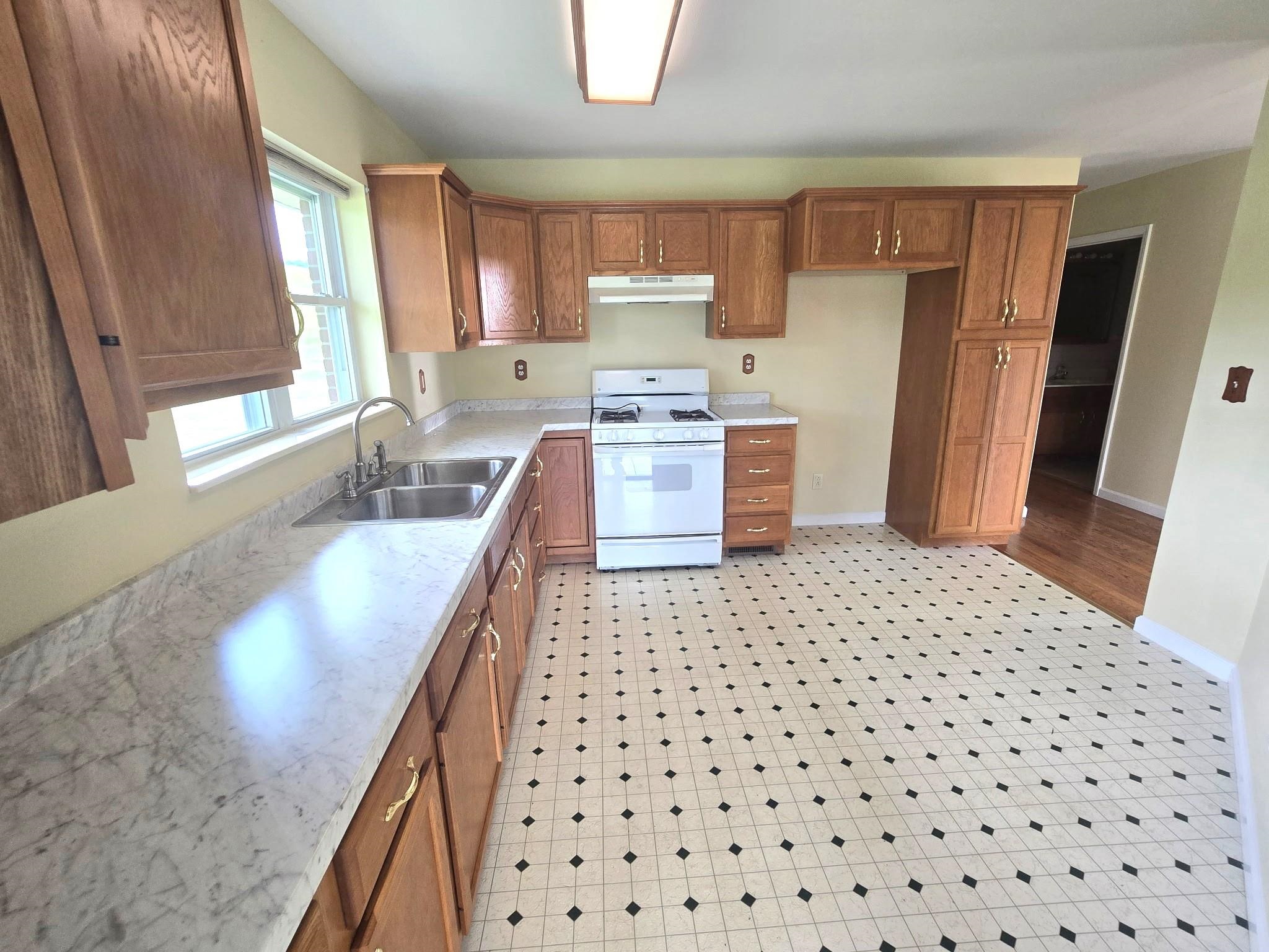 390 Asbury Lane Wytheville VA 24382