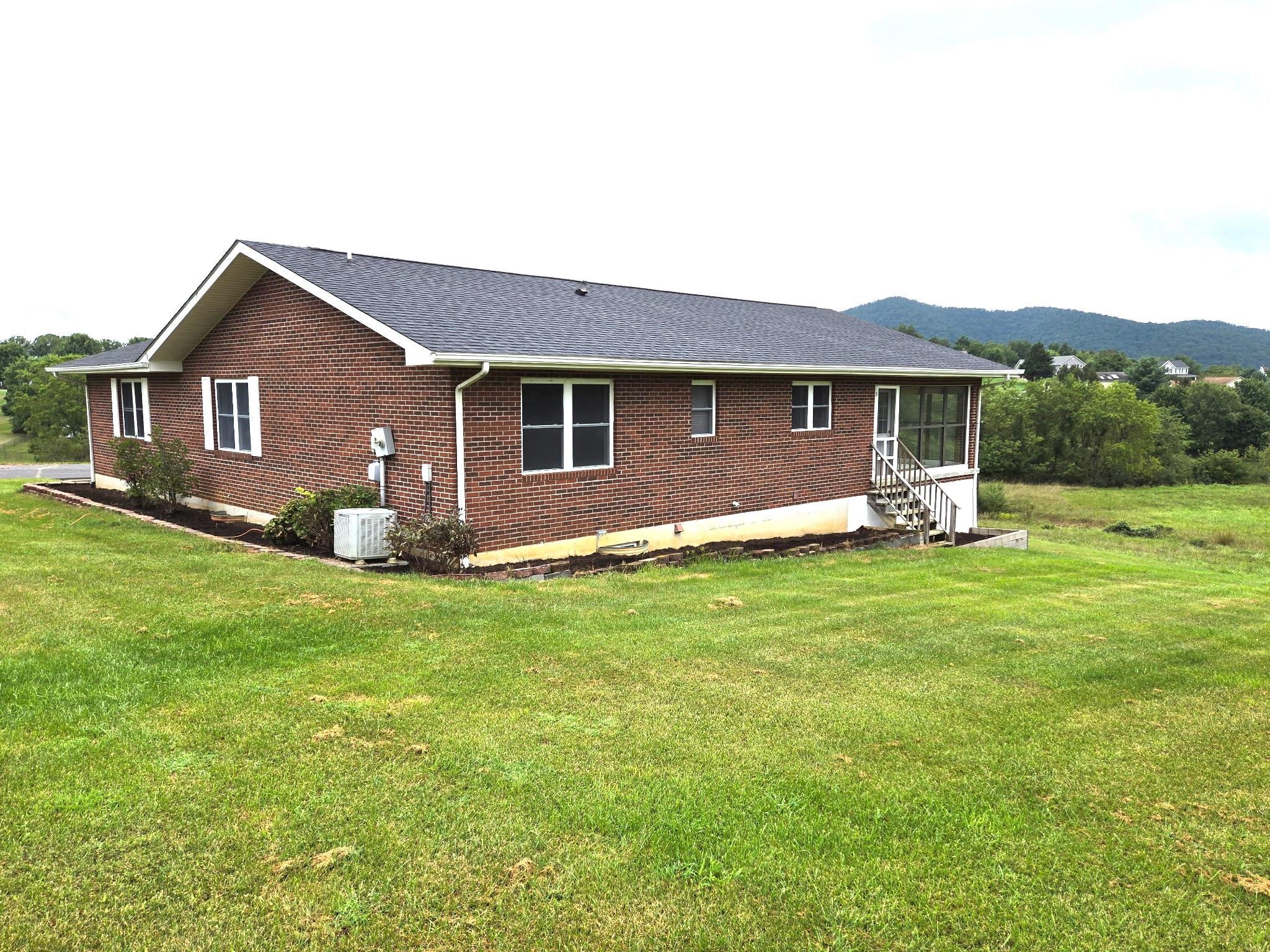 390 Asbury Lane Wytheville VA 24382