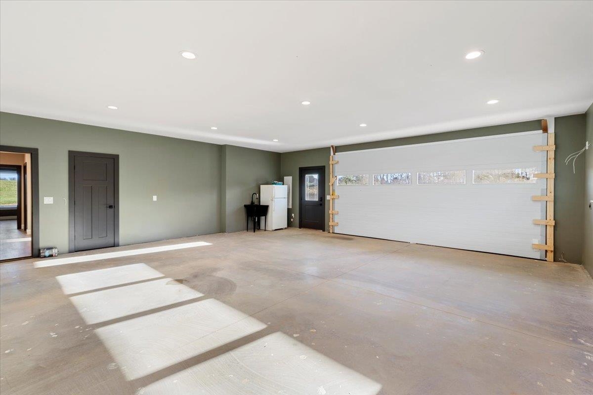 7194 Gate 10 Road Fairlawn VA 24141