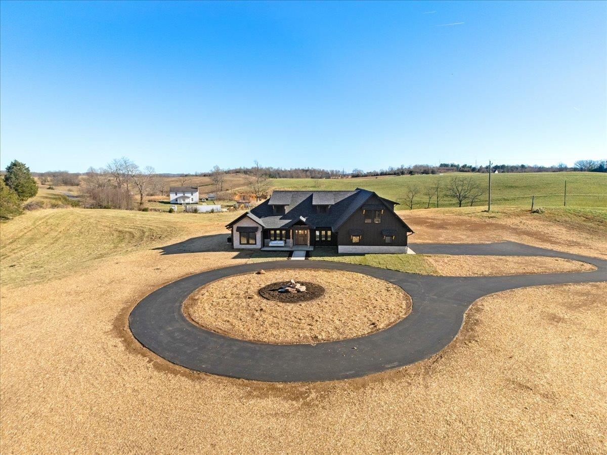 7194 Gate 10 Road Fairlawn VA 24141