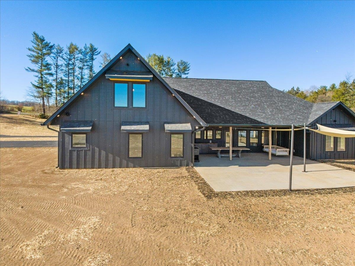 7194 Gate 10 Road Fairlawn VA 24141