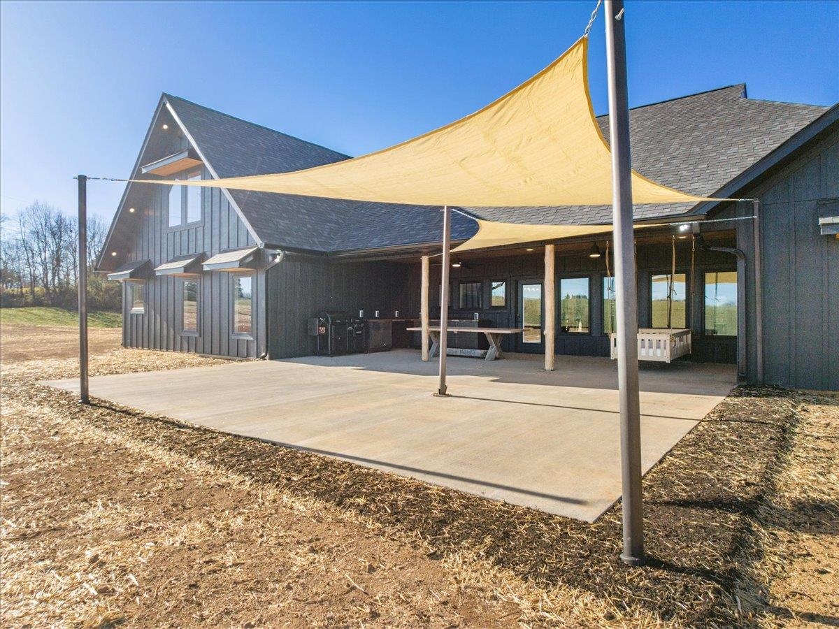 7194 Gate 10 Road Fairlawn VA 24141