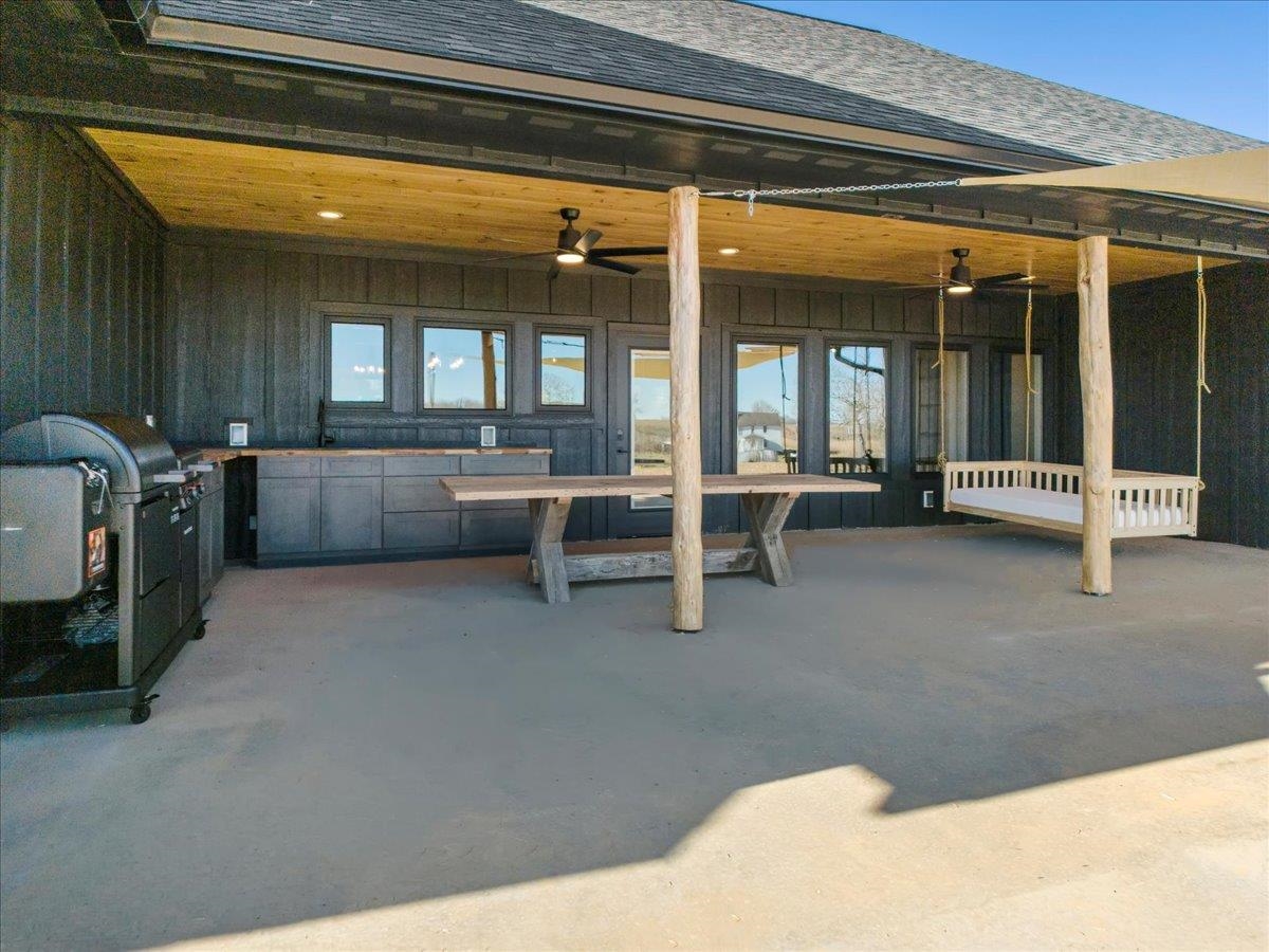 7194 Gate 10 Road Fairlawn VA 24141