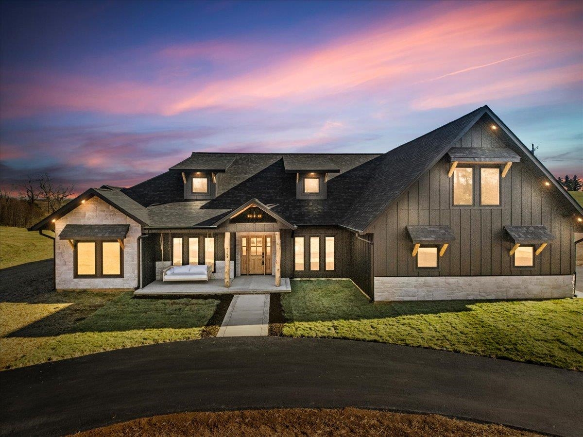 7194 Gate 10 Road Fairlawn VA 24141