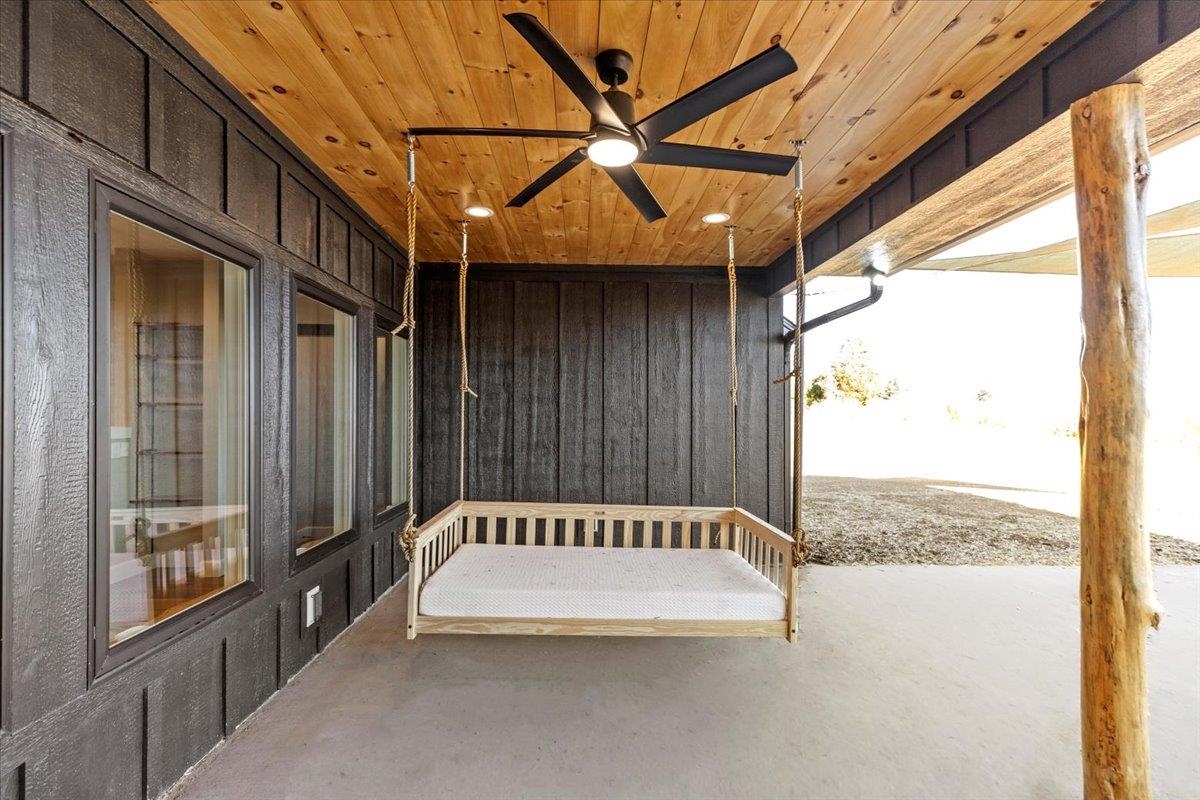 7194 Gate 10 Road Fairlawn VA 24141