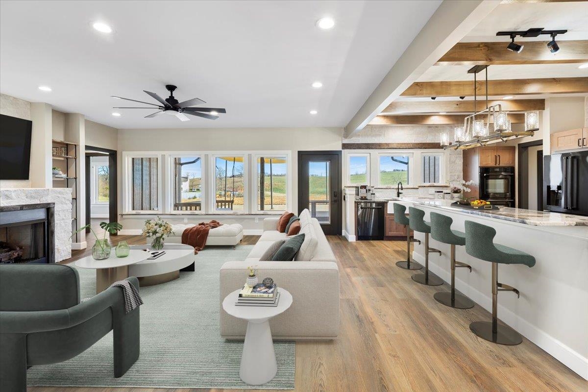 7194 Gate 10 Road Fairlawn VA 24141