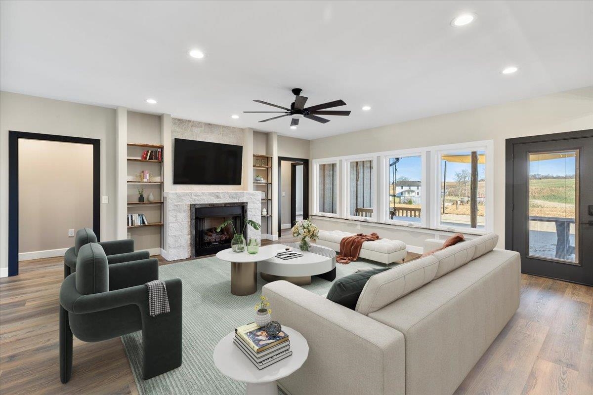 7194 Gate 10 Road Fairlawn VA 24141