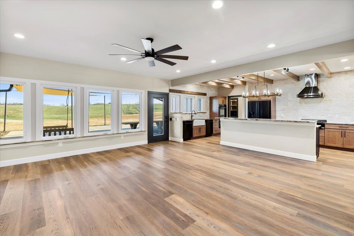 7194 Gate 10 Road Fairlawn VA 24141