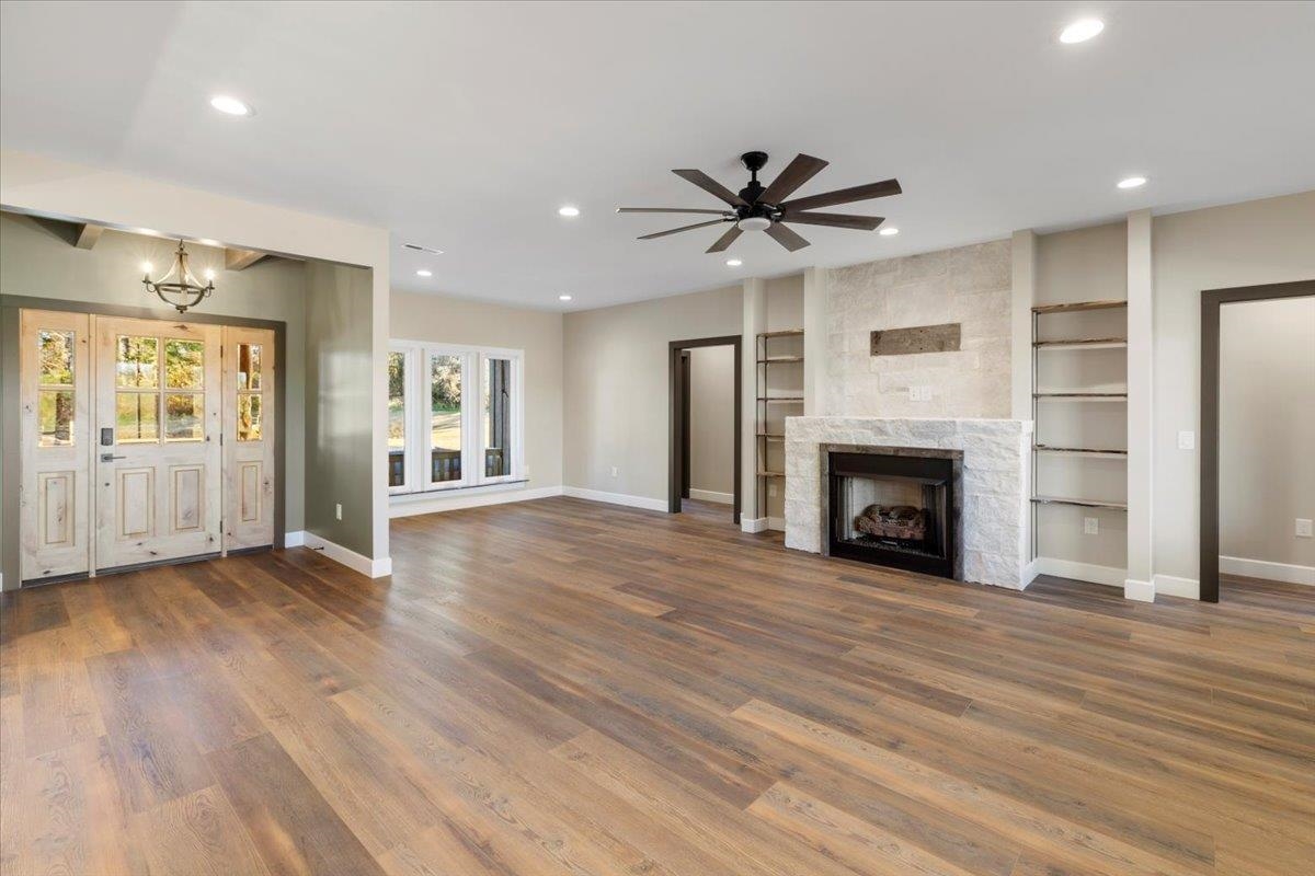 7194 Gate 10 Road Fairlawn VA 24141