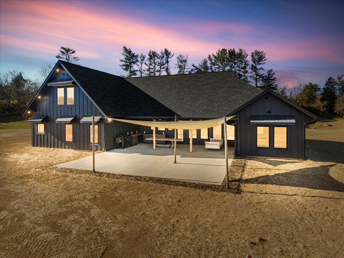 7194 Gate 10 Road Fairlawn VA 24141