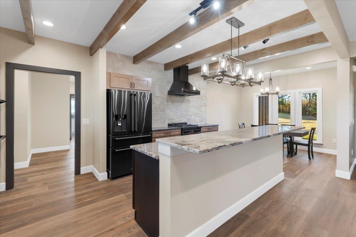 7194 Gate 10 Road Fairlawn VA 24141