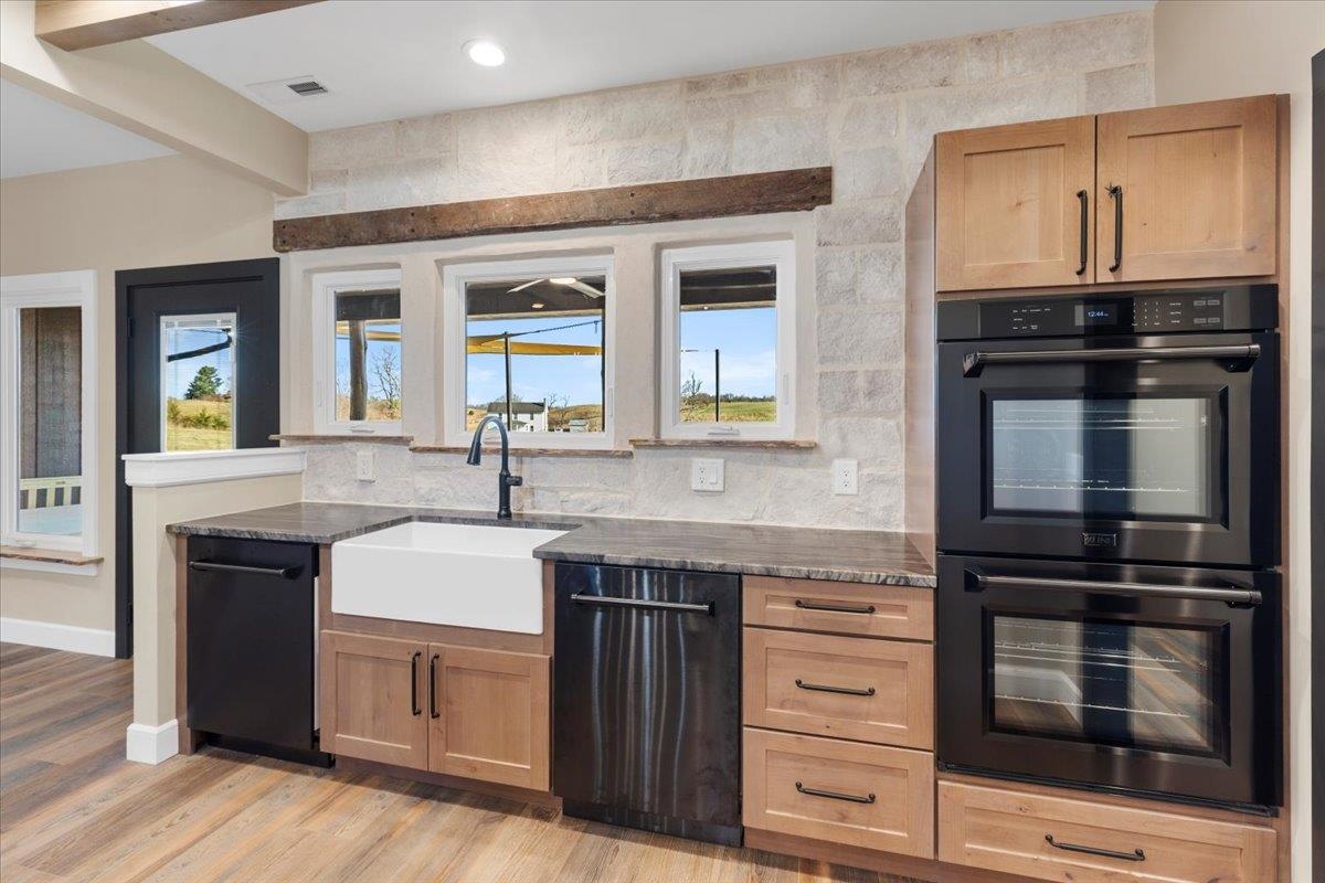 7194 Gate 10 Road Fairlawn VA 24141