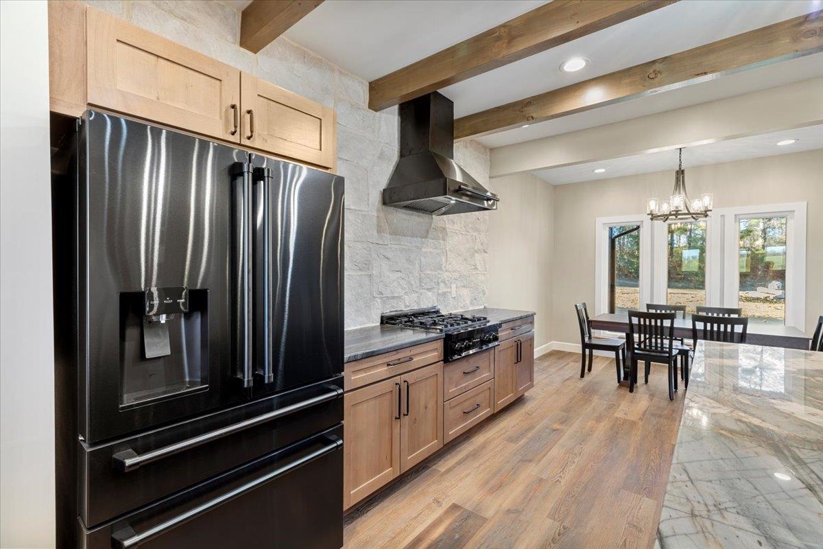 7194 Gate 10 Road Fairlawn VA 24141