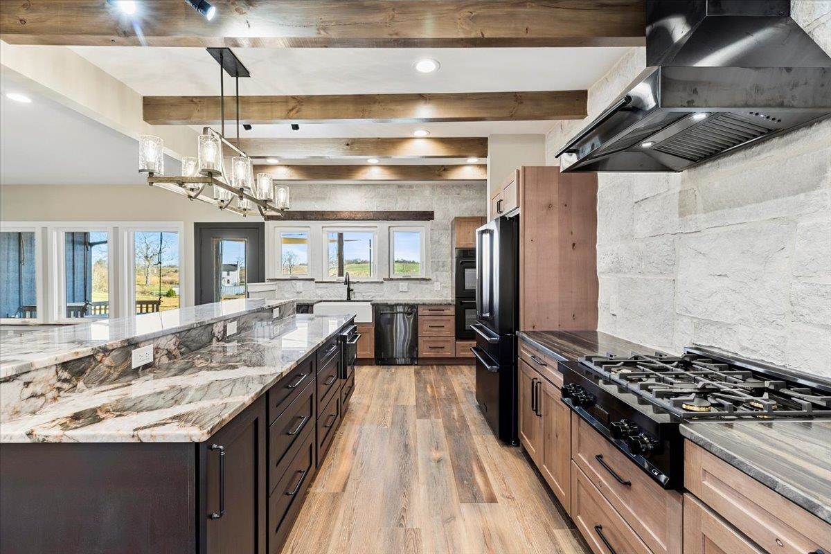 7194 Gate 10 Road Fairlawn VA 24141