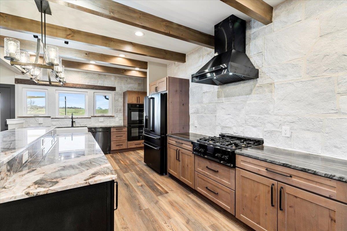 7194 Gate 10 Road Fairlawn VA 24141