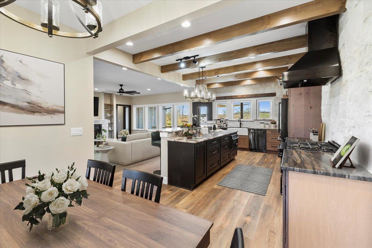 7194 Gate 10 Road Fairlawn VA 24141