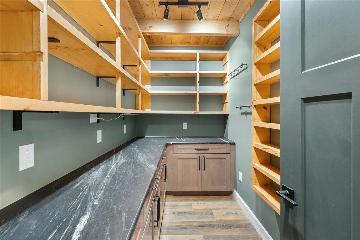 7194 Gate 10 Road Fairlawn VA 24141