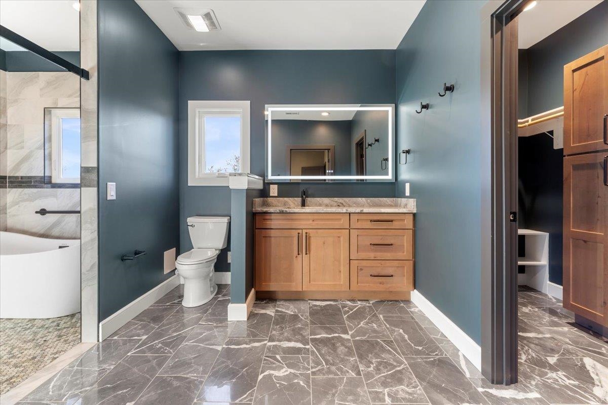 7194 Gate 10 Road Fairlawn VA 24141